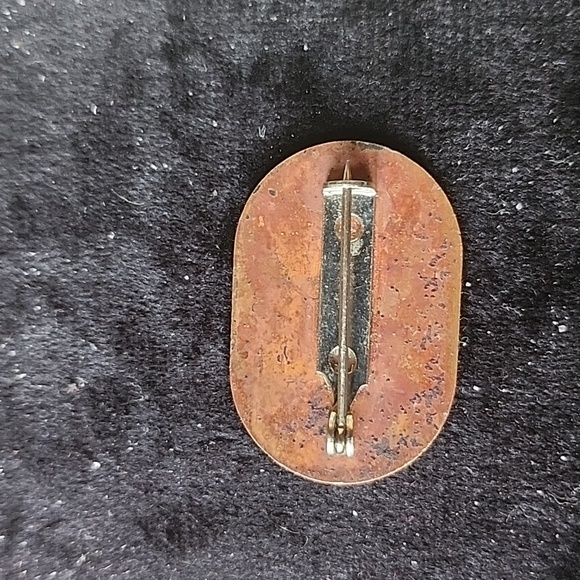 Vintage Enamel Painter’s Palette Brooch – Colorful Art-Inspired Pin - Picture 2 of 3